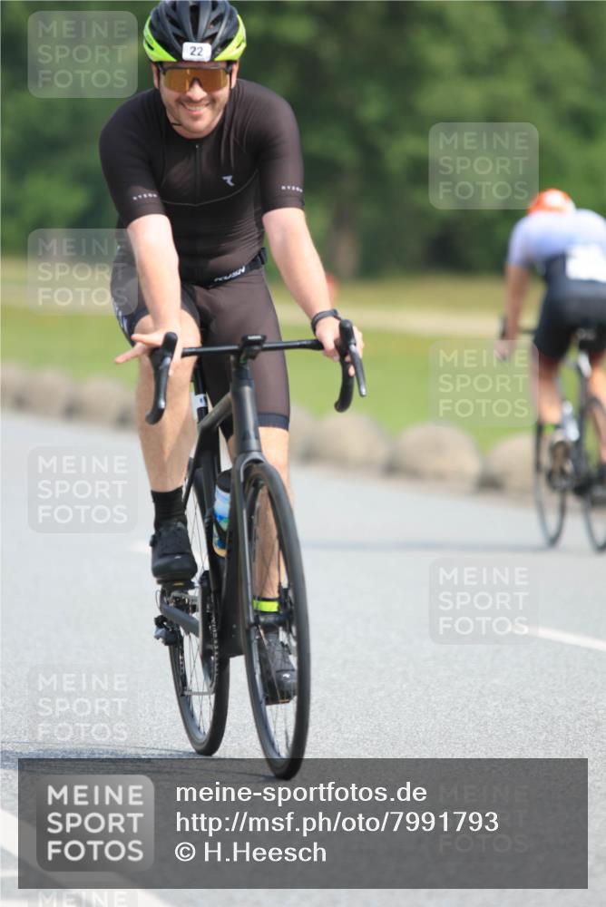 15.06.2025 - 27. Vierlanden-Triathlon H.Heesch http://msf.ph/oto/7991793 15.06.2025 10:01:26 Radfahren 22, 213, 354 meine-sportfotos.de