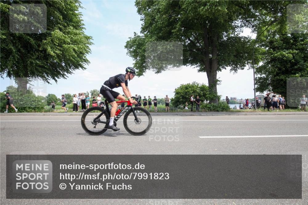 15.06.2025 - 7 Türme Triathlon Yannick Fuchs http://msf.ph/oto/7991823 15.06.2025 13:25:42 Radfahren 626, 734, 862 meine-sportfotos.de