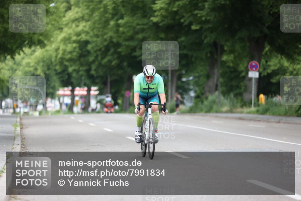 15.06.2025 - 7 Türme Triathlon Yannick Fuchs http://msf.ph/oto/7991834 15.06.2025 11:59:15 Radfahren 213, 281 meine-sportfotos.de