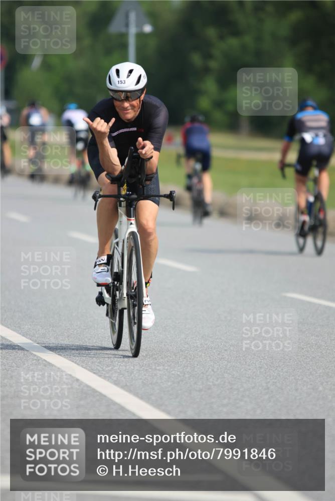15.06.2025 - 27. Vierlanden-Triathlon H.Heesch http://msf.ph/oto/7991846 15.06.2025 10:02:01 Radfahren 148, 153, 262, 297 meine-sportfotos.de