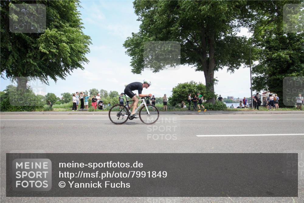 15.06.2025 - 7 Türme Triathlon Yannick Fuchs http://msf.ph/oto/7991849 15.06.2025 13:25:50 Radfahren 562, 734, 769, 855 meine-sportfotos.de
