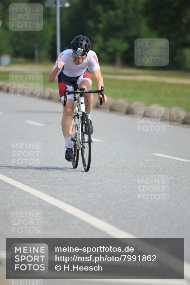 15.06.2025 - 27. Vierlanden-Triathlon H.Heesch http://msf.ph/oto/7991862 15.06.2025 10:02:10 Radfahren 59, 77, 139, 198, 224, 299 meine-sportfotos.de