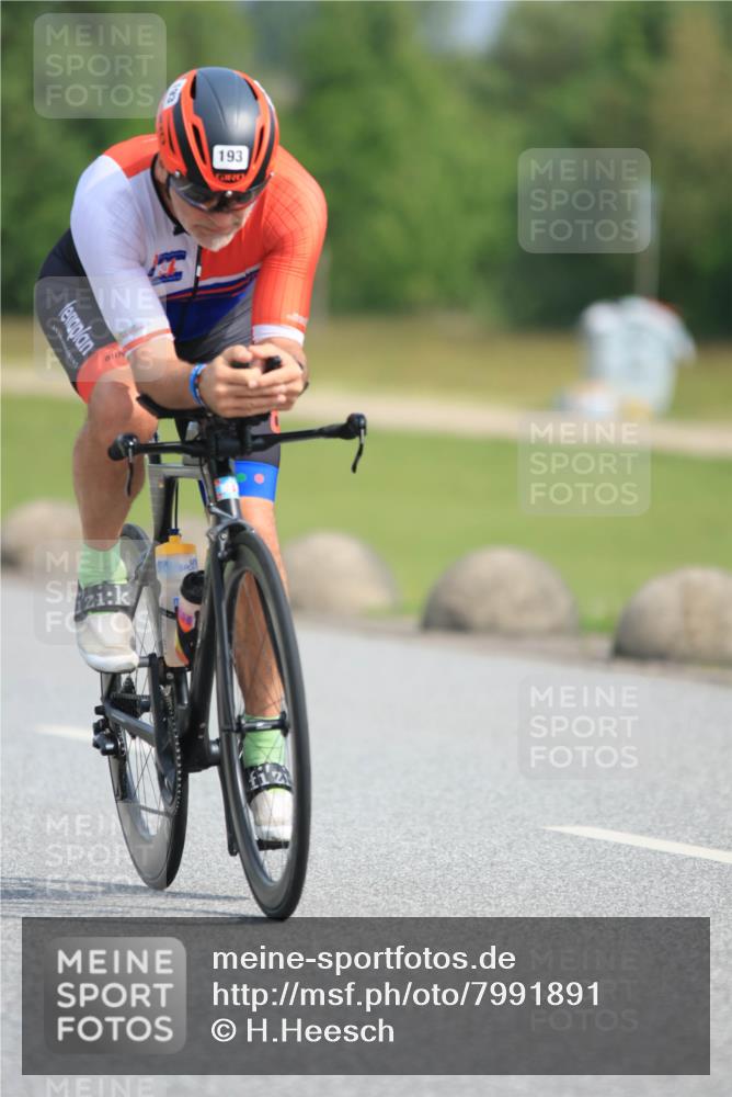 15.06.2025 - 27. Vierlanden-Triathlon H.Heesch http://msf.ph/oto/7991891 15.06.2025 10:02:49 Radfahren 193, 303, 335 meine-sportfotos.de