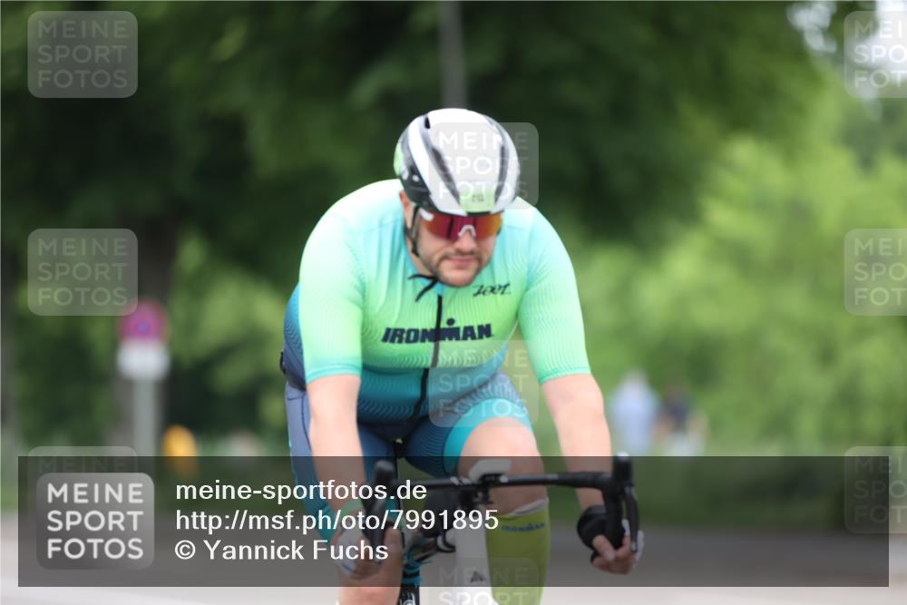 15.06.2025 - 7 Türme Triathlon Yannick Fuchs http://msf.ph/oto/7991895 15.06.2025 11:59:16 Radfahren 213, 281 meine-sportfotos.de