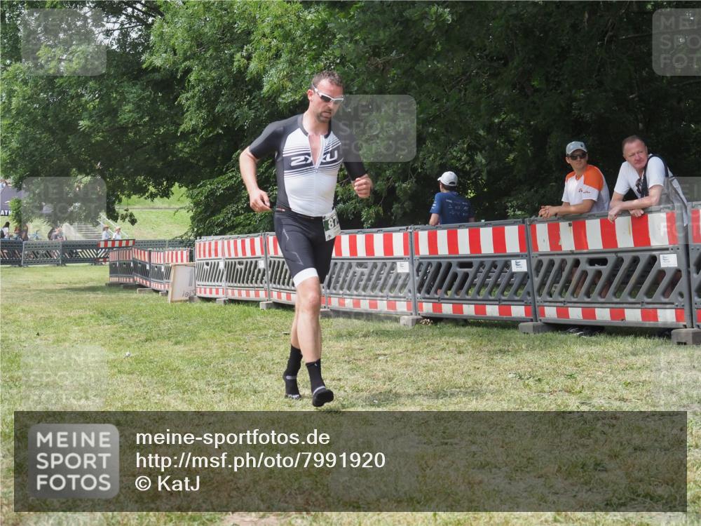 21.06.2025 - 27. Vierlanden-Triathlon KatJ http://msf.ph/oto/7991920 15.06.2025 12:34:33 Laufen  meine-sportfotos.de
