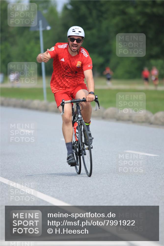 21.06.2025 - 27. Vierlanden-Triathlon H.Heesch http://msf.ph/oto/7991922 15.06.2025 11:57:41 Radfahren 655, 792, 804, 833, 858, 904, 954, 958 meine-sportfotos.de