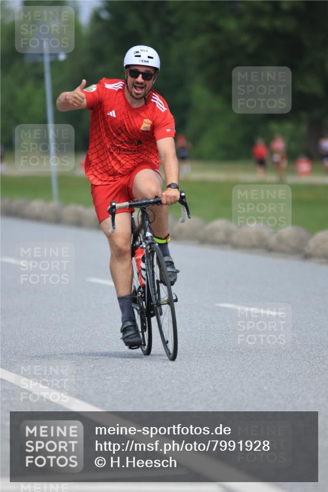21.06.2025 - 27. Vierlanden-Triathlon H.Heesch http://msf.ph/oto/7991928 15.06.2025 11:57:41 Radfahren 655, 792, 804, 833, 858, 904, 954, 958 meine-sportfotos.de