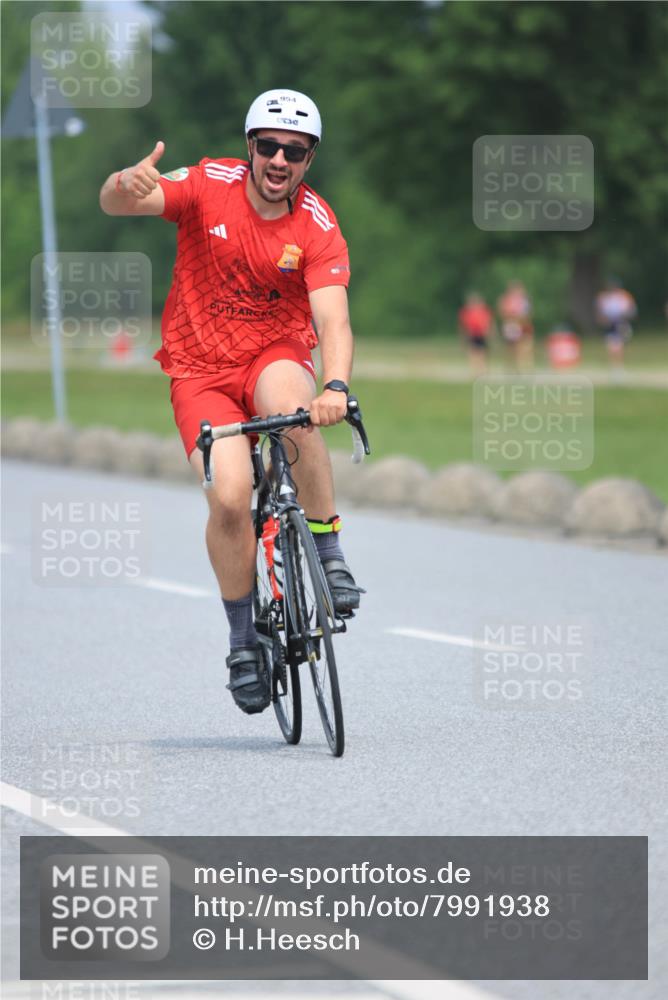 21.06.2025 - 27. Vierlanden-Triathlon H.Heesch http://msf.ph/oto/7991938 15.06.2025 11:57:41 Radfahren 655, 792, 804, 833, 858, 904, 954, 958 meine-sportfotos.de