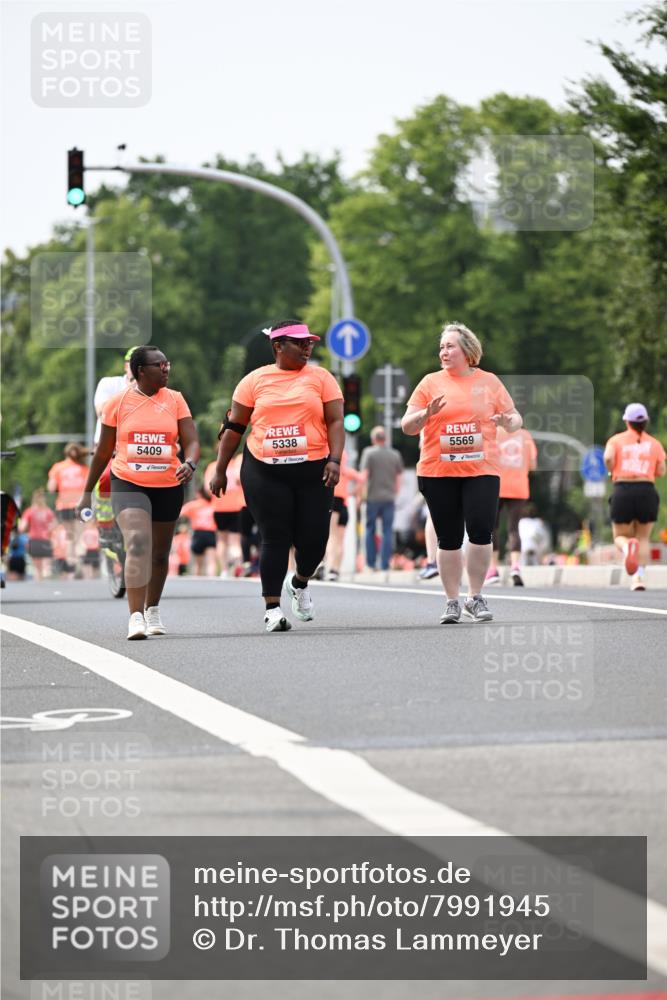 15.06.2025 - REWE Women's Run Dr. Thomas Lammeyer http://msf.ph/oto/7991945 15.06.2025 10:51:41 Laufen 5409, 5338, 5569 meine-sportfotos.de