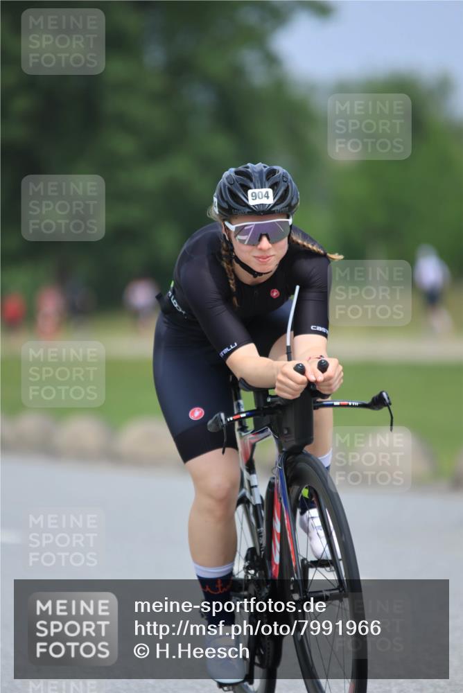 21.06.2025 - 27. Vierlanden-Triathlon H.Heesch http://msf.ph/oto/7991966 15.06.2025 11:57:44 Radfahren 804, 833, 904, 954, 958 meine-sportfotos.de