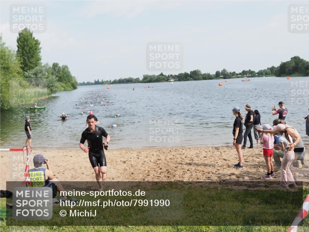 21.06.2025 - 27. Vierlanden-Triathlon MichiJ http://msf.ph/oto/7991990 15.06.2026 09:54:33 Schwimmen 253, 262, 294, 318, 354 meine-sportfotos.de