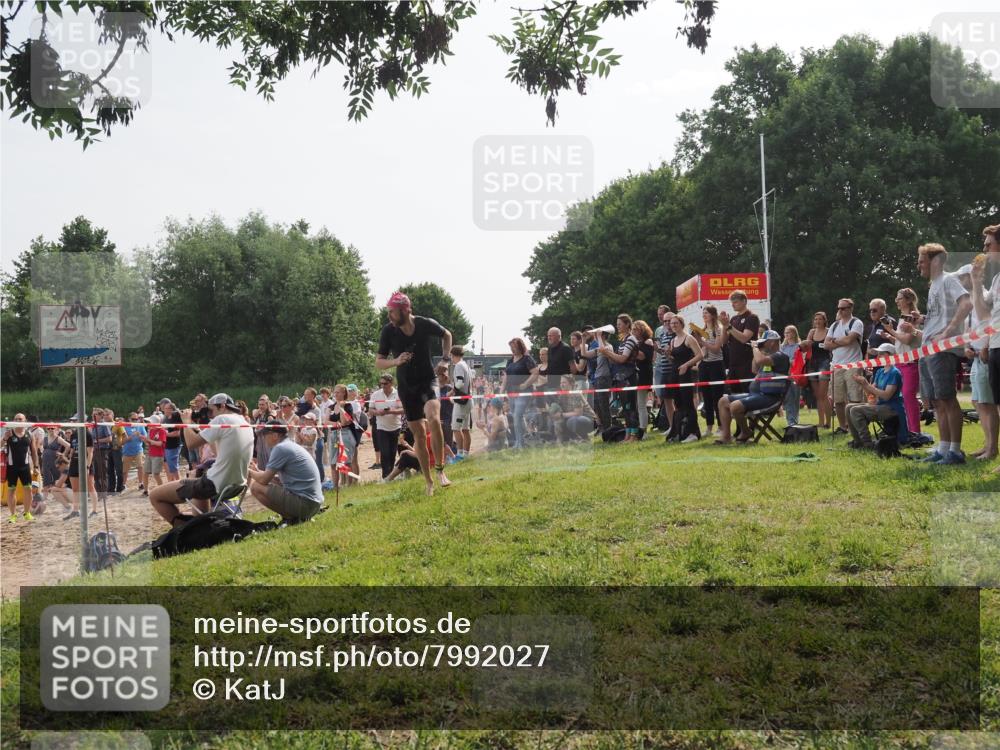 15.06.2025 - 27. Vierlanden-Triathlon KatJ http://msf.ph/oto/7992027 15.06.2025 09:52:02 Schwimmen 282, 288, 292 meine-sportfotos.de