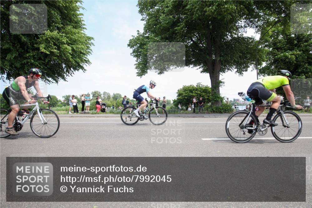 15.06.2025 - 7 Türme Triathlon Yannick Fuchs http://msf.ph/oto/7992045 15.06.2025 13:26:33 Radfahren 244, 400, 719, 1156 meine-sportfotos.de