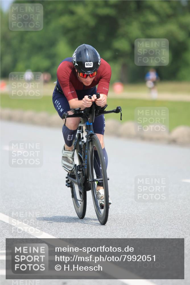 21.06.2025 - 27. Vierlanden-Triathlon H.Heesch http://msf.ph/oto/7992051 15.06.2025 11:58:16 Radfahren 652, 671, 772, 824 meine-sportfotos.de