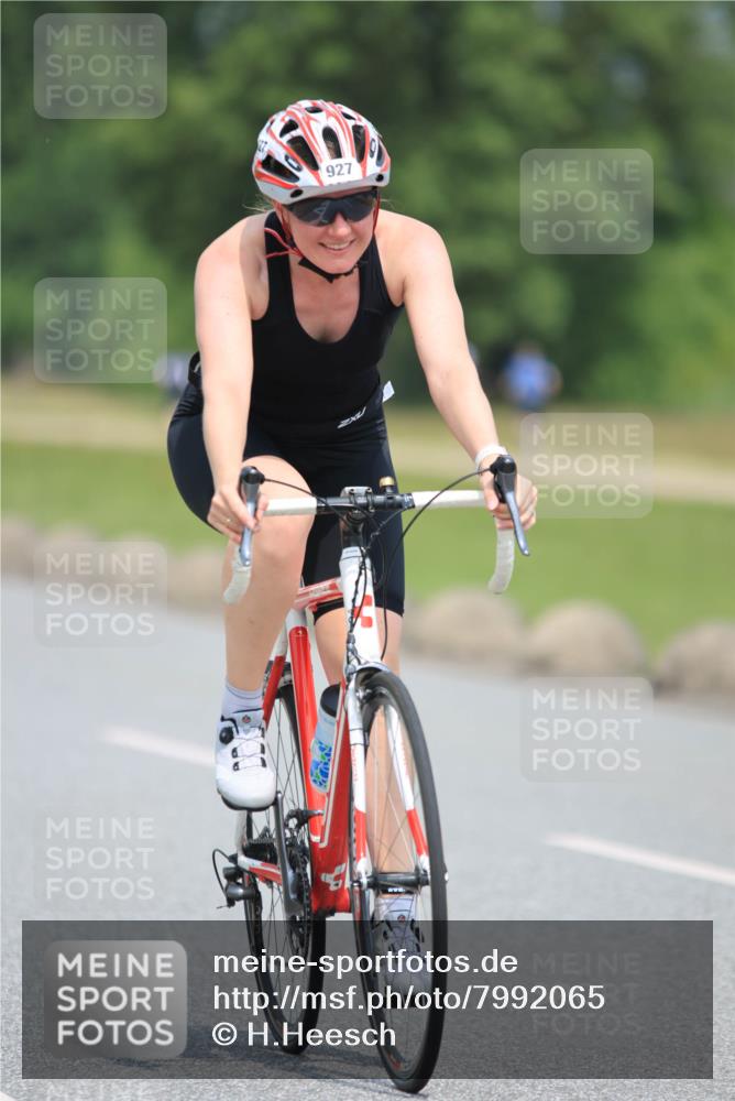 21.06.2025 - 27. Vierlanden-Triathlon H.Heesch http://msf.ph/oto/7992065 15.06.2025 11:58:40 Radfahren 213, 682, 771, 861, 927, 963 meine-sportfotos.de