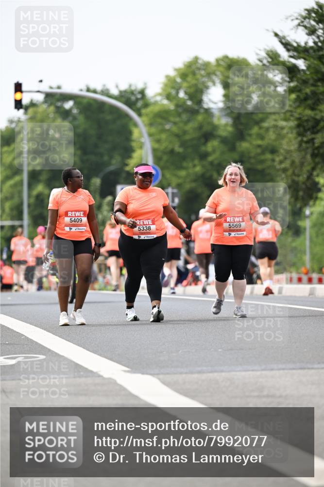15.06.2025 - REWE Women's Run Dr. Thomas Lammeyer http://msf.ph/oto/7992077 15.06.2025 10:51:43 Laufen 5409, 5338, 5569 meine-sportfotos.de