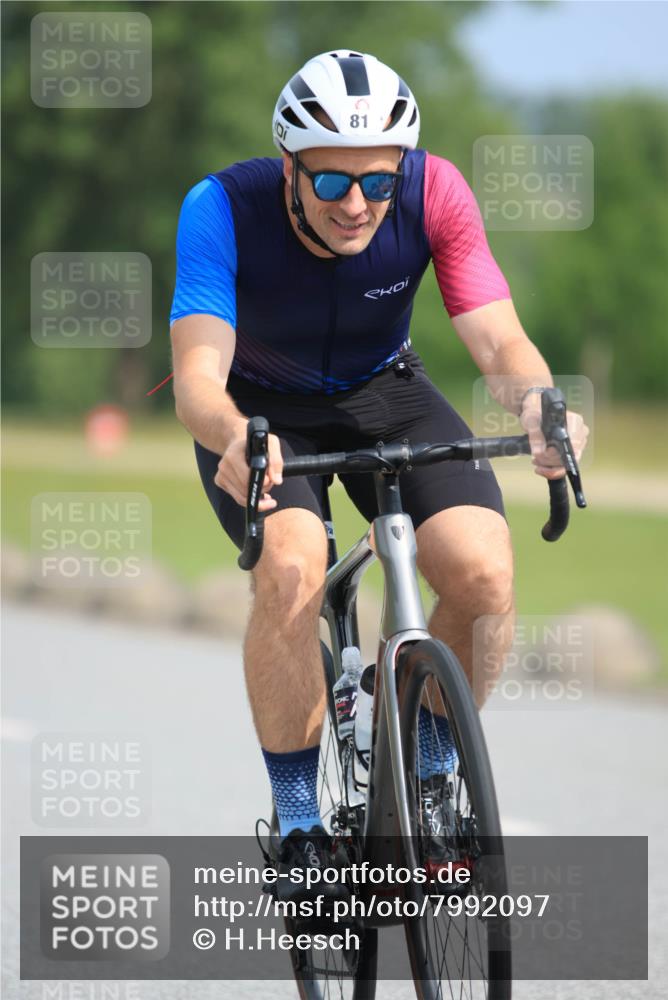15.06.2025 - 27. Vierlanden-Triathlon H.Heesch http://msf.ph/oto/7992097 15.06.2025 10:05:53 Radfahren 81, 185, 233, 320, 353 meine-sportfotos.de