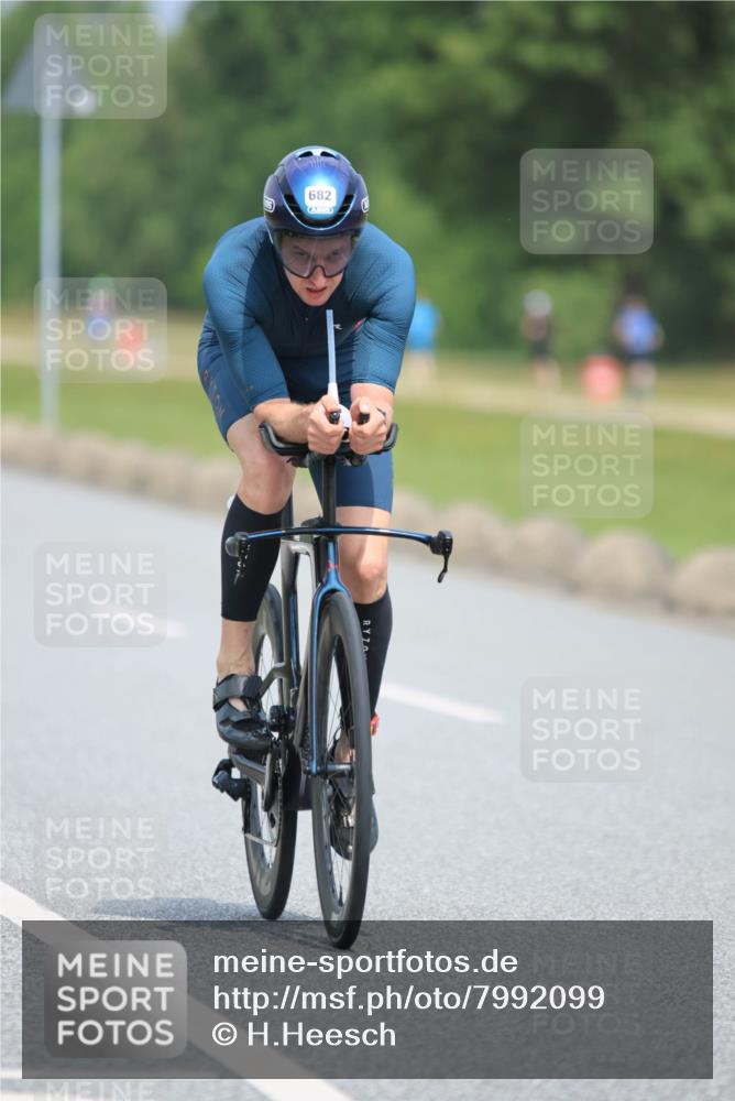 21.06.2025 - 27. Vierlanden-Triathlon H.Heesch http://msf.ph/oto/7992099 15.06.2025 11:58:46 Radfahren 682, 771, 856, 861, 963 meine-sportfotos.de