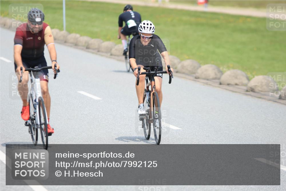 21.06.2025 - 27. Vierlanden-Triathlon H.Heesch http://msf.ph/oto/7992125 15.06.2025 11:59:22 Radfahren 770, 789, 945 meine-sportfotos.de