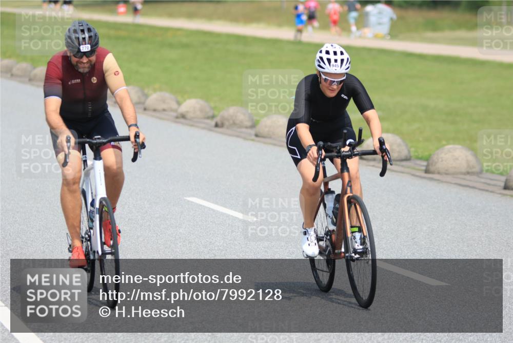 21.06.2025 - 27. Vierlanden-Triathlon H.Heesch http://msf.ph/oto/7992128 15.06.2025 11:59:23 Radfahren 770, 789, 945 meine-sportfotos.de