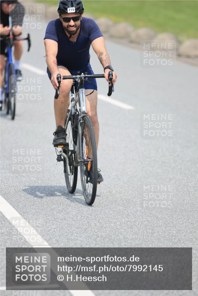21.06.2025 - 27. Vierlanden-Triathlon H.Heesch http://msf.ph/oto/7992145 15.06.2025 11:59:36 Radfahren 661, 672, 719, 757, 811, 921 meine-sportfotos.de