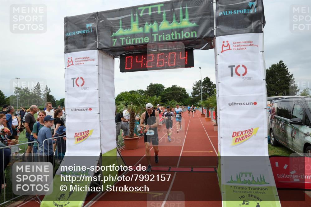 15.06.2025 - 7 Türme Triathlon Michael Strokosch http://msf.ph/oto/7992157 15.06.2025 14:26:04 Ziel 449, 562, 586, 639, 829 meine-sportfotos.de