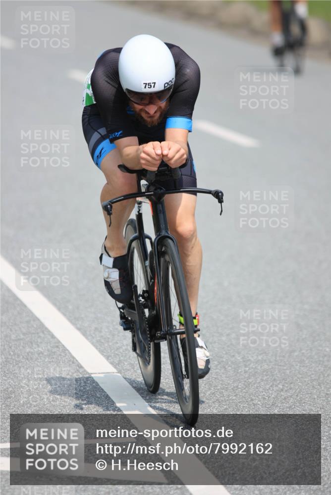 21.06.2025 - 27. Vierlanden-Triathlon H.Heesch http://msf.ph/oto/7992162 15.06.2025 11:59:45 Radfahren 757, 811, 919 meine-sportfotos.de