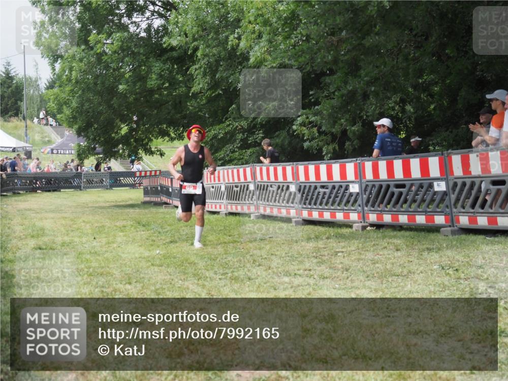 21.06.2025 - 27. Vierlanden-Triathlon KatJ http://msf.ph/oto/7992165 15.06.2025 12:35:11 Laufen  meine-sportfotos.de