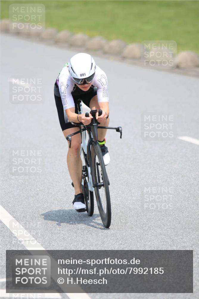 21.06.2025 - 27. Vierlanden-Triathlon H.Heesch http://msf.ph/oto/7992185 15.06.2025 11:59:56 Radfahren 776, 891 meine-sportfotos.de