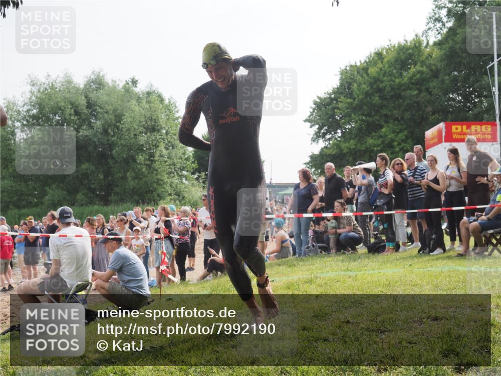 15.06.2025 - 27. Vierlanden-Triathlon KatJ http://msf.ph/oto/7992190 15.06.2025 09:52:08 Schwimmen 282, 288, 292 meine-sportfotos.de