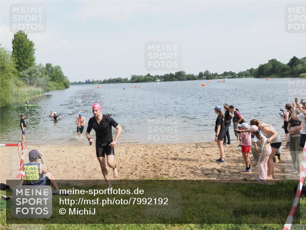21.06.2025 - 27. Vierlanden-Triathlon MichiJ http://msf.ph/oto/7992192 15.06.2026 09:54:38 Schwimmen 262, 294, 318 meine-sportfotos.de