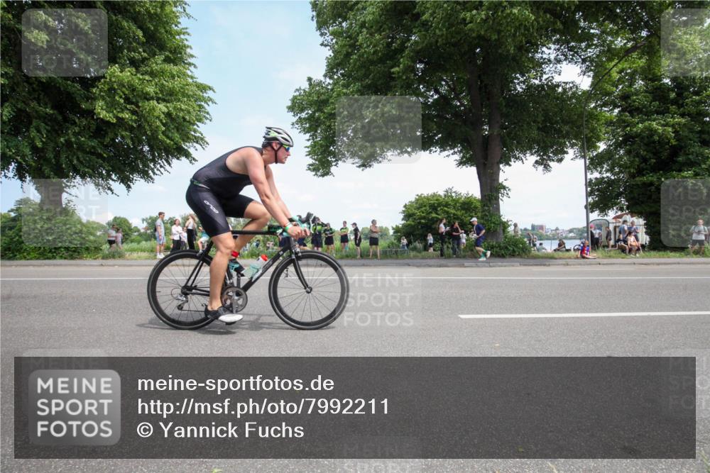15.06.2025 - 7 Türme Triathlon Yannick Fuchs http://msf.ph/oto/7992211 15.06.2025 13:26:50 Radfahren 672, 760, 998, 1071, 1153 meine-sportfotos.de