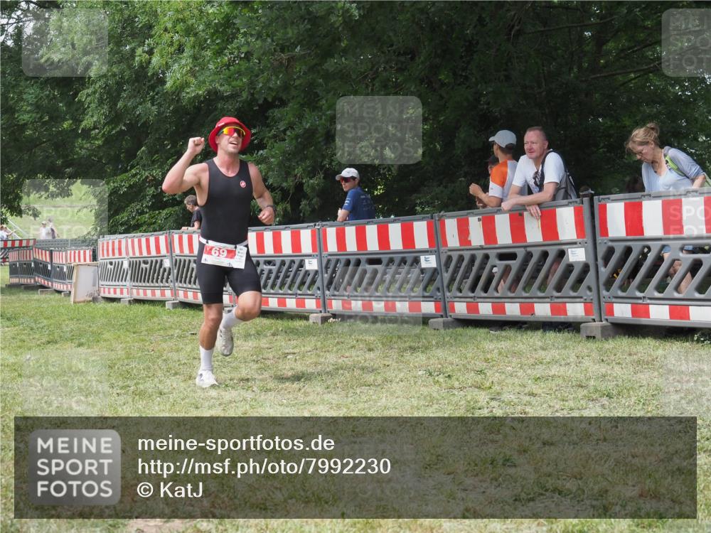 21.06.2025 - 27. Vierlanden-Triathlon KatJ http://msf.ph/oto/7992230 15.06.2025 12:35:12 Laufen  meine-sportfotos.de