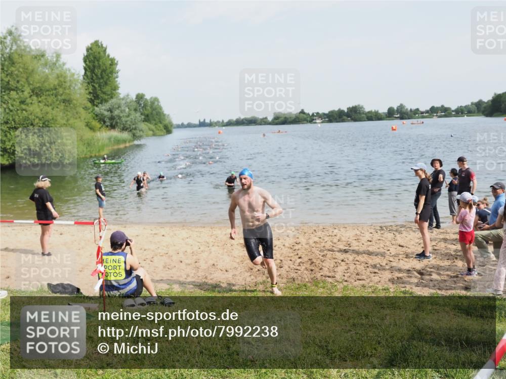21.06.2025 - 27. Vierlanden-Triathlon MichiJ http://msf.ph/oto/7992238 15.06.2026 09:54:41 Schwimmen 262, 294, 297, 318 meine-sportfotos.de