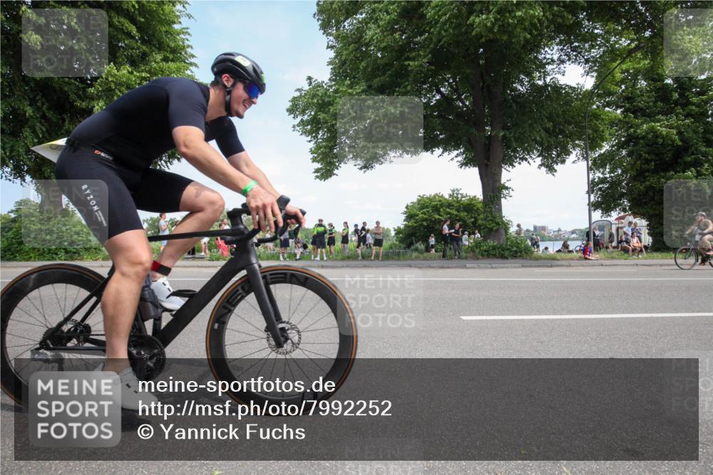 15.06.2025 - 7 Türme Triathlon Yannick Fuchs http://msf.ph/oto/7992252 15.06.2025 13:26:58 Radfahren 672, 760, 762, 998 meine-sportfotos.de