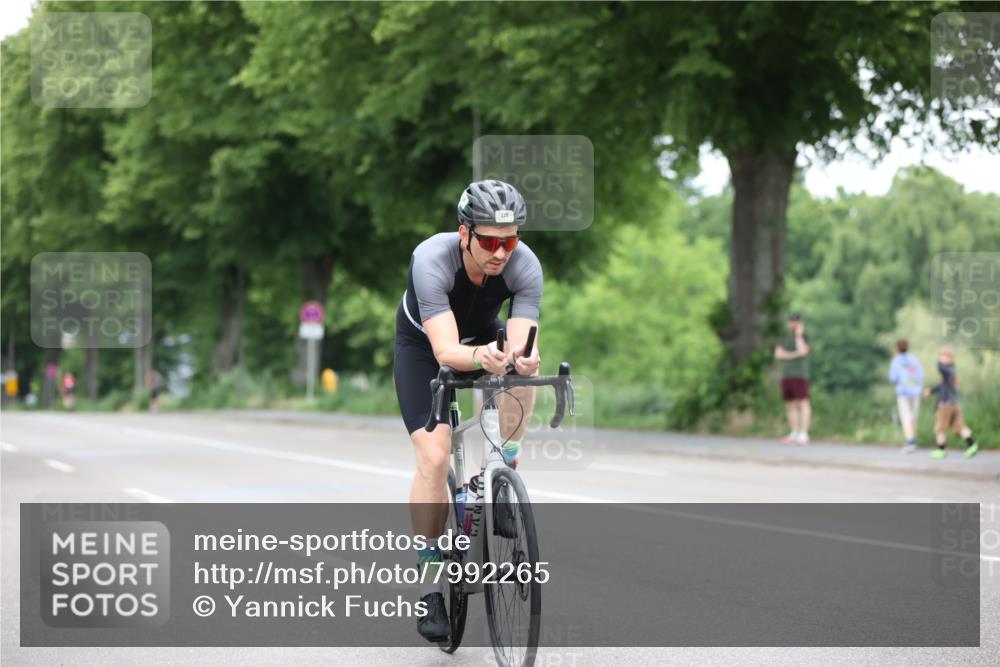 15.06.2025 - 7 Türme Triathlon Yannick Fuchs http://msf.ph/oto/7992265 15.06.2025 12:00:58 Radfahren 213, 228 meine-sportfotos.de
