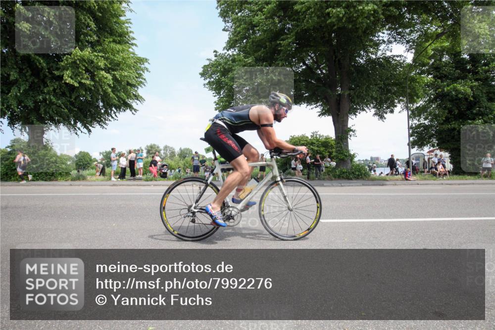 15.06.2025 - 7 Türme Triathlon Yannick Fuchs http://msf.ph/oto/7992276 15.06.2025 13:27:07 Radfahren 255, 762, 840 meine-sportfotos.de