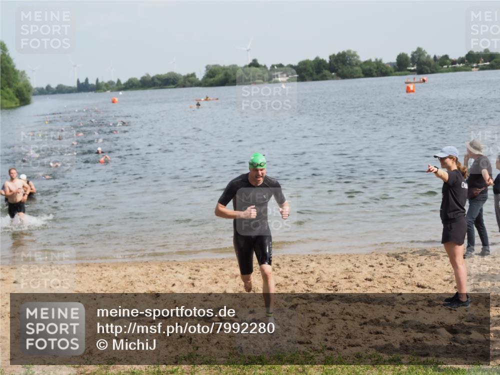 21.06.2025 - 27. Vierlanden-Triathlon MichiJ http://msf.ph/oto/7992280 15.06.2026 09:54:48 Schwimmen 294, 297, 319, 361 meine-sportfotos.de
