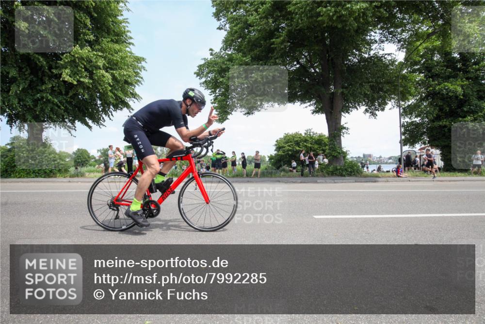 15.06.2025 - 7 Türme Triathlon Yannick Fuchs http://msf.ph/oto/7992285 15.06.2025 13:27:09 Radfahren 255, 762, 840 meine-sportfotos.de