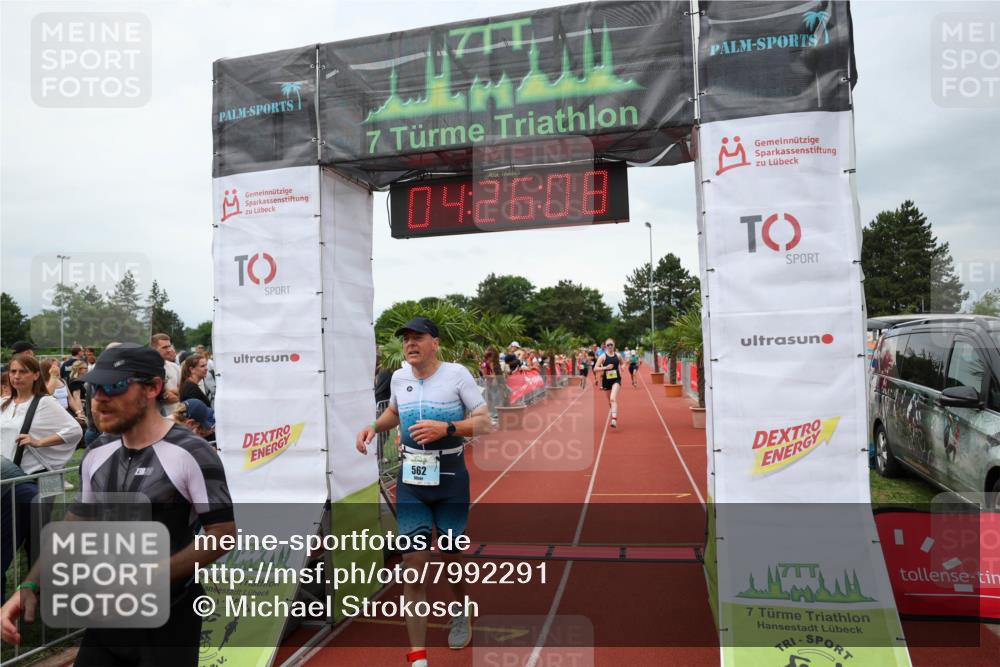 15.06.2025 - 7 Türme Triathlon Michael Strokosch http://msf.ph/oto/7992291 15.06.2025 14:26:07 Ziel 449, 562, 586, 639, 829, 867 meine-sportfotos.de