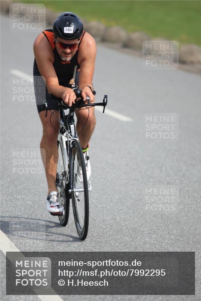 15.06.2025 - 27. Vierlanden-Triathlon H.Heesch http://msf.ph/oto/7992295 15.06.2025 10:11:08 Radfahren 188, 196, 235, 453 meine-sportfotos.de