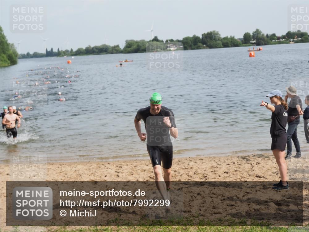 21.06.2025 - 27. Vierlanden-Triathlon MichiJ http://msf.ph/oto/7992299 15.06.2026 09:54:48 Schwimmen 294, 297, 319, 361 meine-sportfotos.de