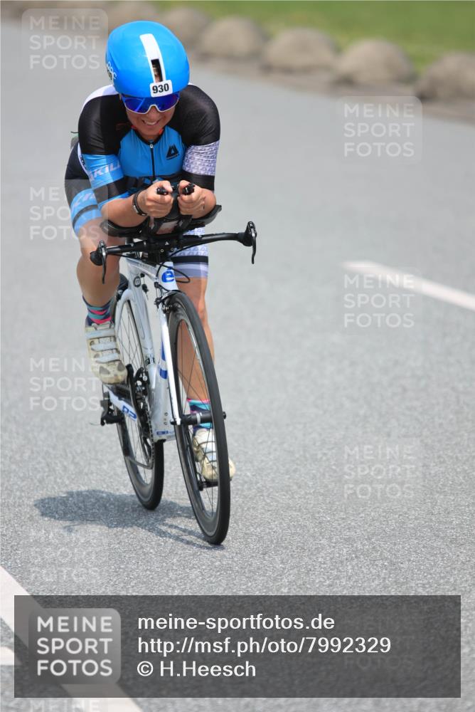 21.06.2025 - 27. Vierlanden-Triathlon H.Heesch http://msf.ph/oto/7992329 15.06.2025 12:00:25 Radfahren 930 meine-sportfotos.de