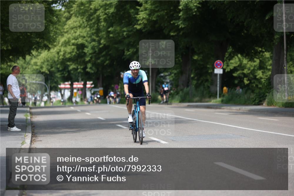 15.06.2025 - 7 Türme Triathlon Yannick Fuchs http://msf.ph/oto/7992333 15.06.2025 13:05:41 Radfahren 303, 457, 589, 758 meine-sportfotos.de