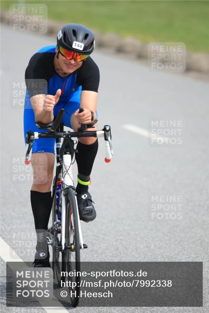 15.06.2025 - 27. Vierlanden-Triathlon H.Heesch http://msf.ph/oto/7992338 15.06.2025 10:11:33 Radfahren 15, 144, 173, 215, 1398 meine-sportfotos.de