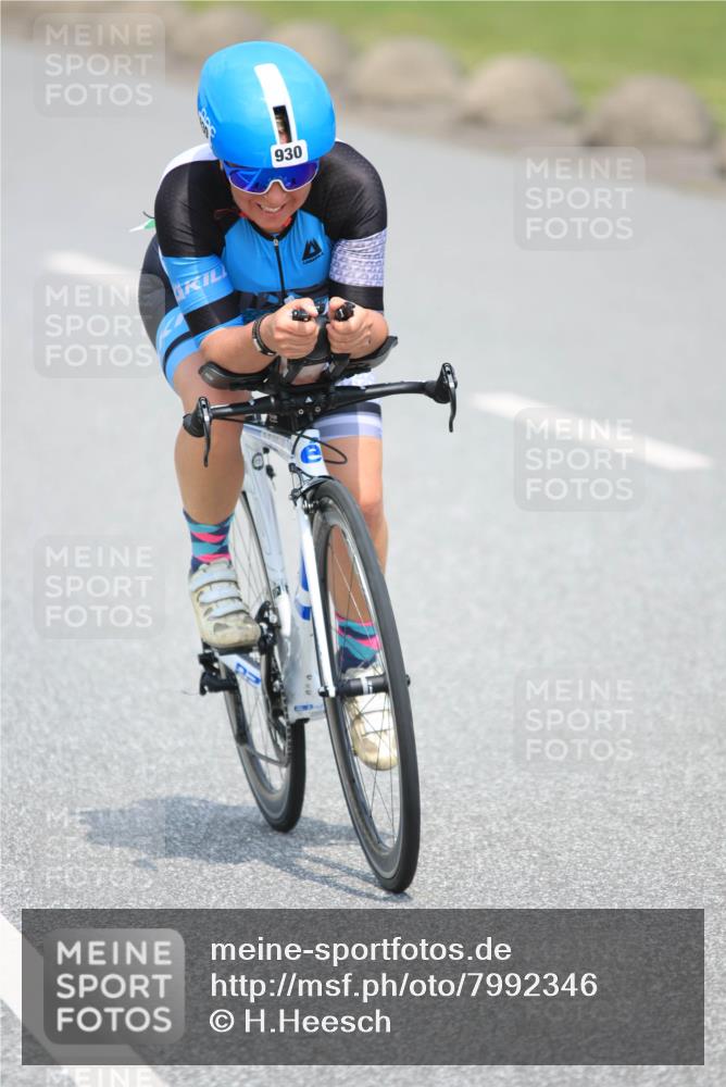 21.06.2025 - 27. Vierlanden-Triathlon H.Heesch http://msf.ph/oto/7992346 15.06.2025 12:00:25 Radfahren 930 meine-sportfotos.de