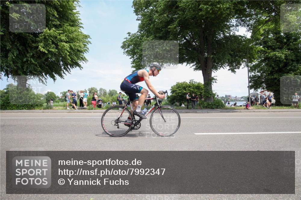 15.06.2025 - 7 Türme Triathlon Yannick Fuchs http://msf.ph/oto/7992347 15.06.2025 13:27:38 Radfahren 331, 568, 723, 978 meine-sportfotos.de