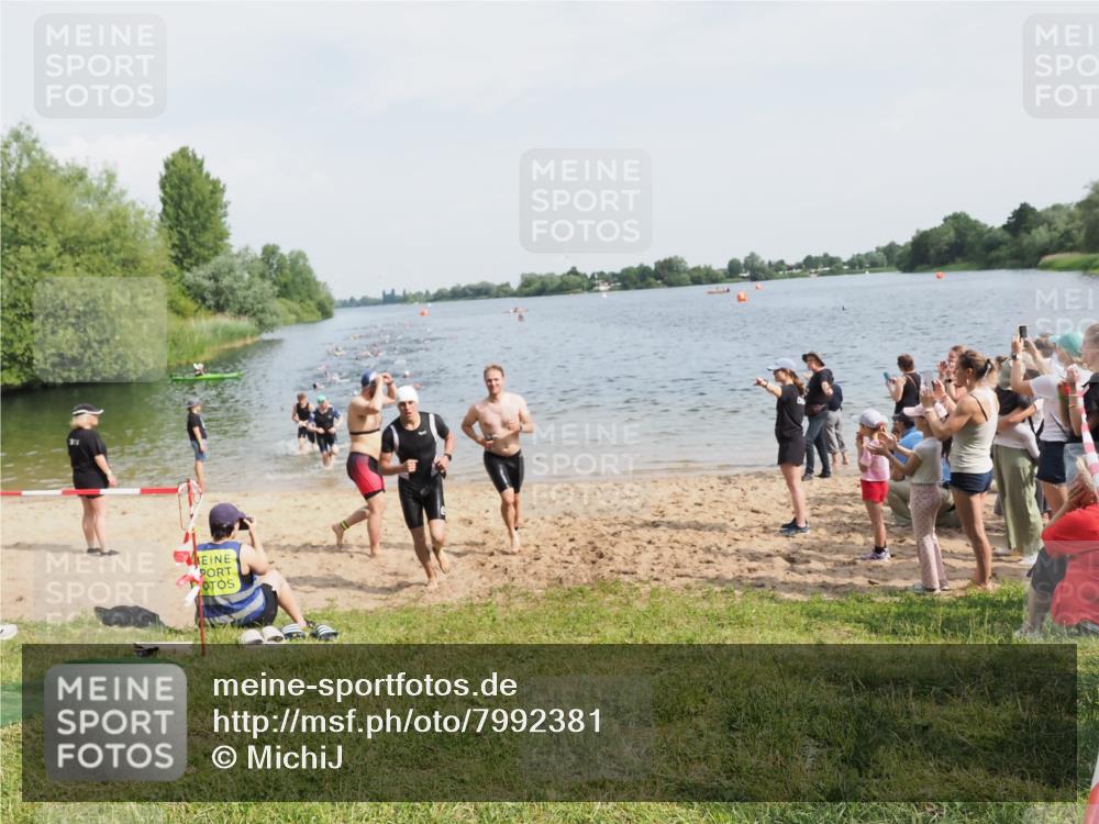 21.06.2025 - 27. Vierlanden-Triathlon MichiJ http://msf.ph/oto/7992381 15.06.2026 09:54:53 Schwimmen 297, 319, 336, 344, 361 meine-sportfotos.de