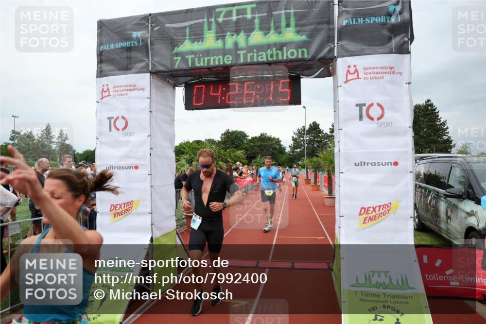15.06.2025 - 7 Türme Triathlon Michael Strokosch http://msf.ph/oto/7992400 15.06.2025 14:26:14 Ziel 562, 665, 703, 759, 768, 866, 867 meine-sportfotos.de