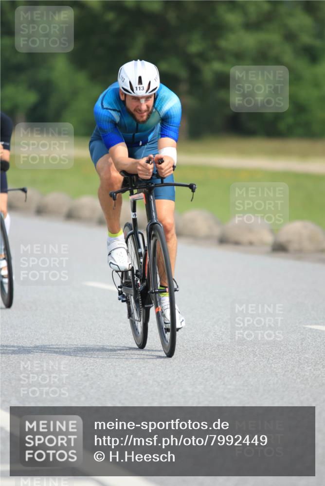 15.06.2025 - 27. Vierlanden-Triathlon H.Heesch http://msf.ph/oto/7992449 15.06.2025 10:15:50 Radfahren 113, 168, 376, 394, 442, 462 meine-sportfotos.de